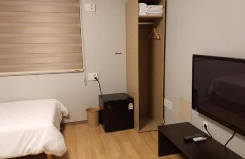 Busanjin Hostel | Uniqstay