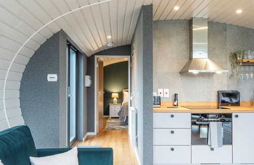 Enstone Apartment | Unique 1 BD Eco-Retreat in Old Chalford
