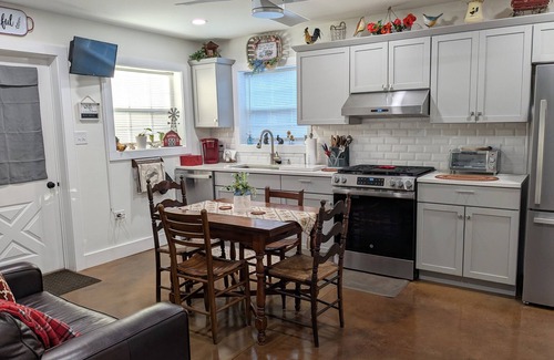 Loudon House | Unique 1 Bedroom Barndominium- Adults Only