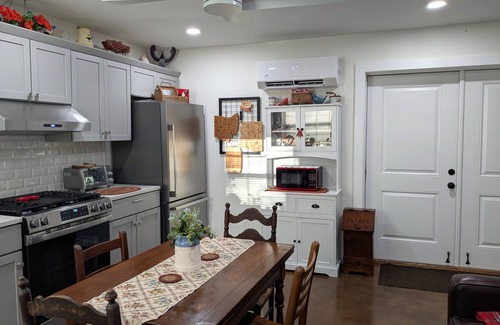 Loudon House | Unique 1 Bedroom Barndominium- Adults Only