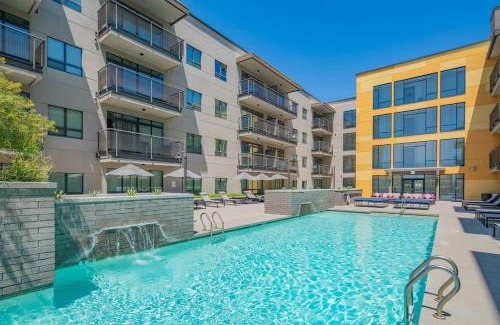 Evans Churchill Apartment | Unique 1BD - DT PHX - Parking, Gym, Pool - Sleeps 6