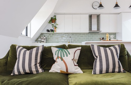 Brent Apartment | Unique 2 bed penthouse in Kensal Rise!
