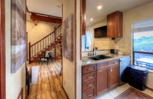 Crested Butte Condo | Unique 2 bedroom in the Base Area, Sleeps 6