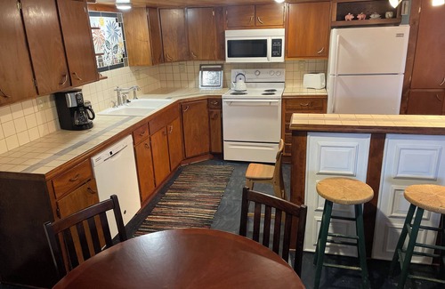 New Philadelphia House | unique 2 Bedroom house with large backyard - The “ Warehouse”