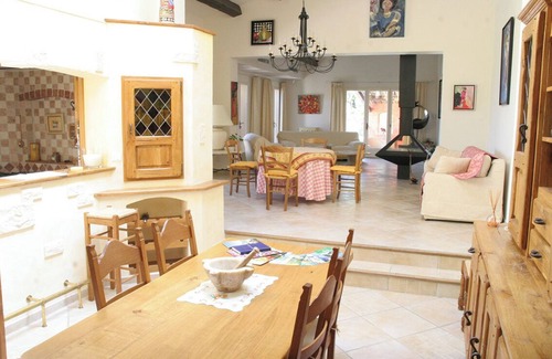 Le Bar-sur-Loup Villa | Unique 200m² Villa Between sea and Mountain