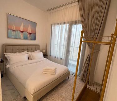 Masdar City Apartment | Unique 2bd Jacuzzi & Sunbed