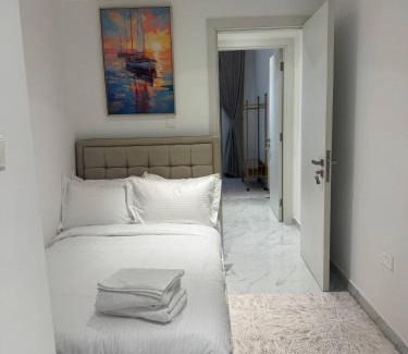 Masdar City Apartment | Unique 2bd Jacuzzi & Sunbed