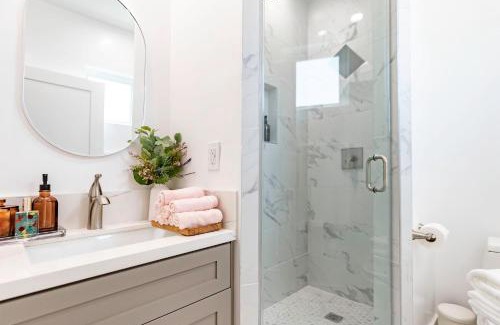 Mid City Apartment | Unique 4-bedroom Apartment