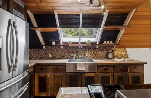 Sedro-Woolley Ski Chalet | Unique Alpine Chalet
