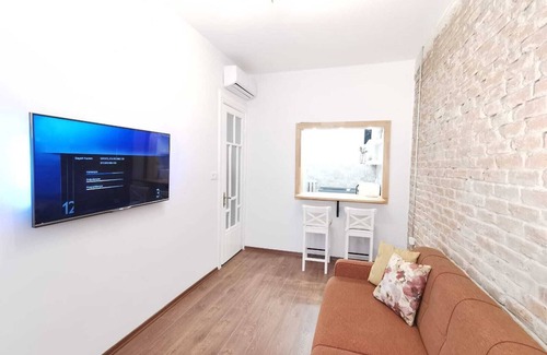 Talimhane Apartment | Unique and Cozy Apartment at Taksim City Center Z7