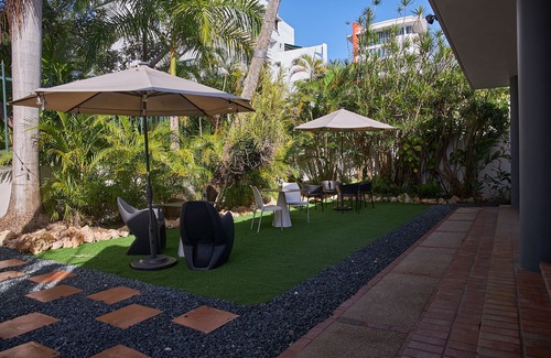 Parque House | Unique Beach Villa in the City