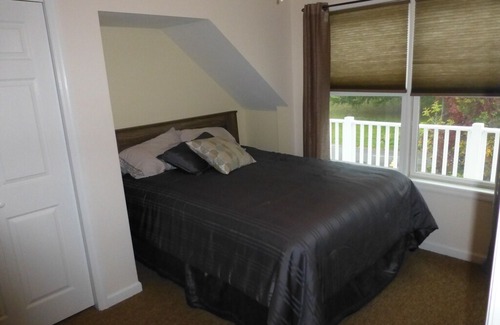 Alexandria Bay Villa | Unique Boathouse Townhome On Carnegie Bay. Short Walk To Alexandria Bay