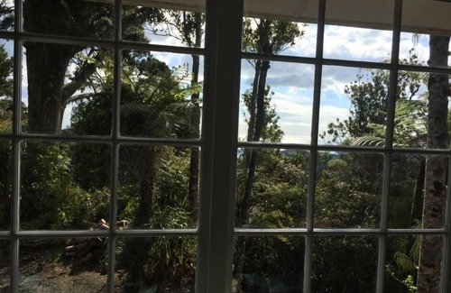 Piha Cottage | Unique Bush Hide