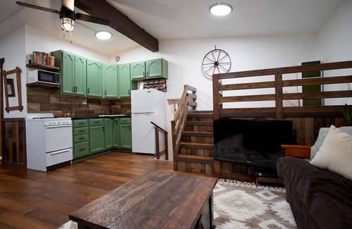 Milton-Freewater Cabin | Unique Cabin Oasis: Fully-Gated, Pet-Friendly, King Bed