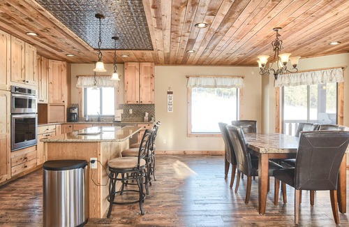 Deadwood Cabin | Unique Cabin on 5 Acres, w/Hot Tub, 2-Story Fireplace, 3-Car Gar., 5000 S.Ft