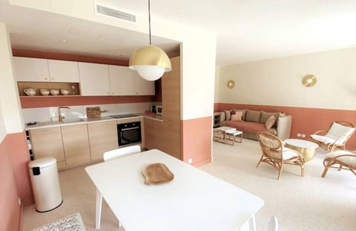 Cap-d'Antibes Apartment | UNIQUE!Cap d'Antibes,5 minutes walk to the beach and shops, Quiet, Balcony, view