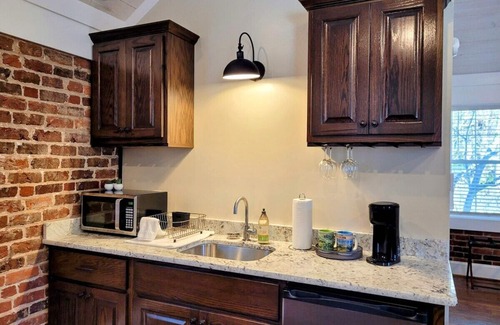 Tazewell Apartment | Unique Carriage House on beautiful Litz Mansion grounds, Tazewell VA
