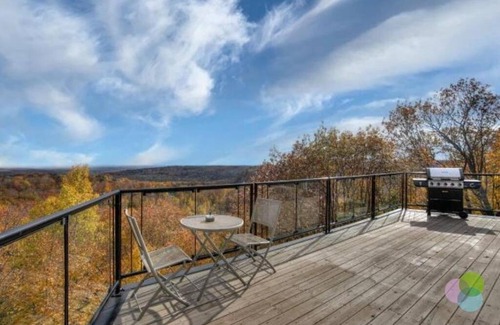 Sainte-Ann-des-Lacs House | Unique chalet with amazing view and indoor pool.