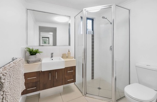 Mooroobool Apartment | Unique Collection- Endless Summer