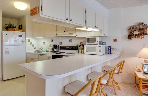 Midtown Ocean City Condo | Unique condo with pool, saunas, panoramic ocean & bay views