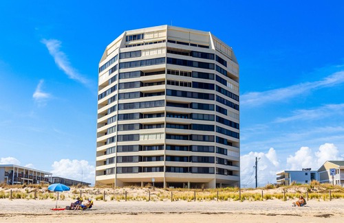 Midtown Ocean City Condo | Unique condo with pool, saunas, panoramic ocean & bay views