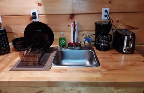 Slade Cottage | Unique, Cozy Stay near Red River Gorge