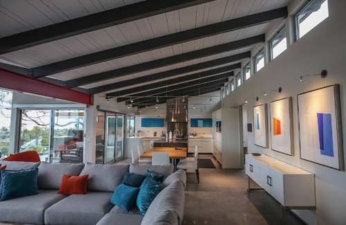North Pacific Beach House | Unique design, breathtaking views + luxurious accommodations = best of the best!