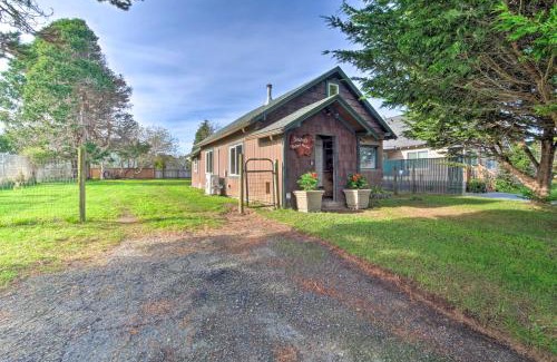 Crescent City North House | Unique Dog-Friendly Log Cabin Short Walk to Ocean