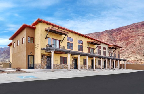 Moab Condo | Unique Downtown Rental - La Dolce Vita Villas #5