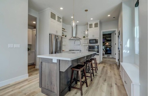 Parowan House | Unique Experience in Luxury Modern Home w/Loft - Near Brianhead Ski Resort