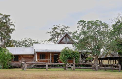 Ridgewood House | Unique Farm Escape in the Sunshine Coast Hinterland