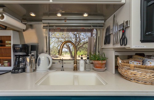 Granbury House | Unique Farm Experience in Airstream Close to Town