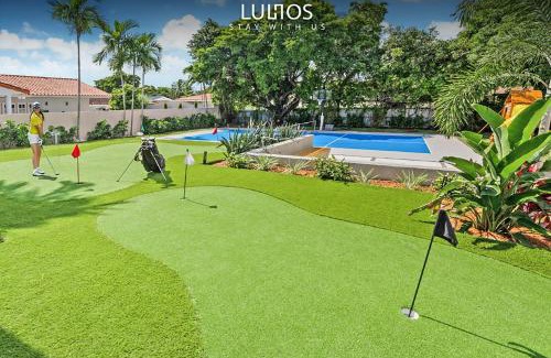 Flagami Villa | Unique Flagler's Mansion Pickleball Court L37