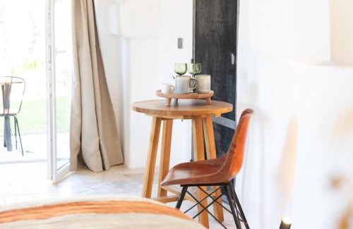 Pont Royal Bed & Breakfast | Unique guest room in the heart of Provence "The Secret of the Stones"