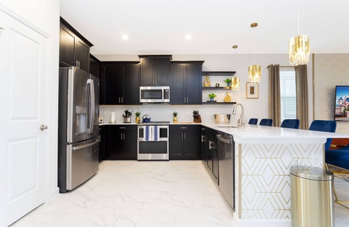 Davenport House | Unique High-end Luxury 8BR Villa- Pool w/Privacy, High Speed WiFi, Game Room -Champions Gate 9312SH