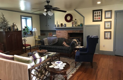 Hagerstown Other | UNIQUE HISTORIC COTTAGE - SPRINGHOUSE 1803