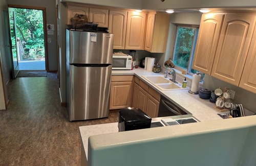Bingen House | Unique Home in Willard, Wa. 40 acres, 50 feet from Little White Salmon River