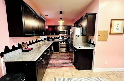 Benton Park House | Unique, Homey, & Spacious City Nest