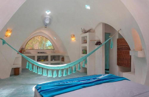Soliman Bay Apartment | Unique Jungle Dome Ha with Kitchen