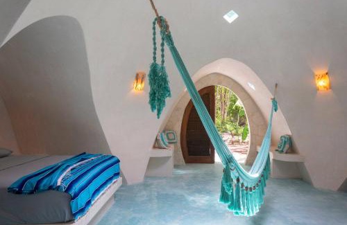 Soliman Bay Apartment | Unique Jungle Dome Ha with Kitchen