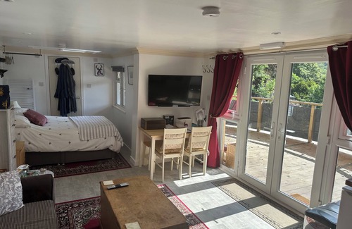 Larkhall Cabin | Unique Lodge in Orchard for Couples With hot tub on Request to Allow Preparation