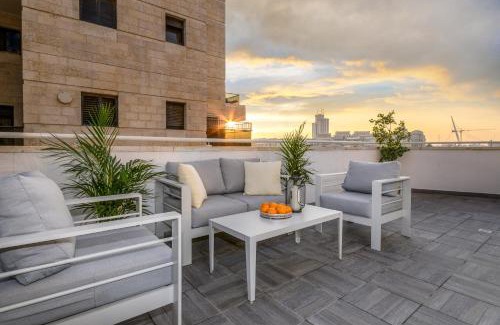 Nachlaot Apartment | Unique Mini Penthouse In The Heart Of Jerusalem