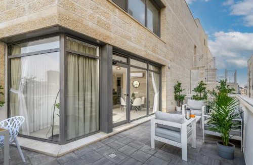 Nachlaot Apartment | Unique Mini Penthouse In The Heart Of Jerusalem