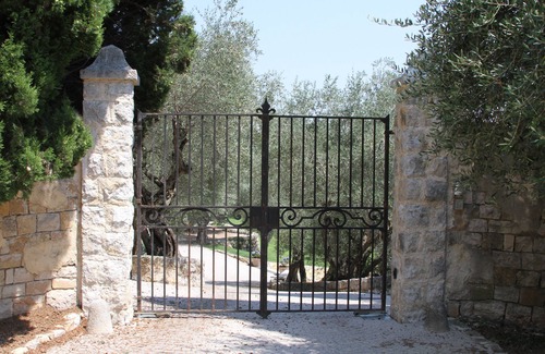 Le Rouret Villa | Unique mix of Provencal charm and cutting edge architecture near Valbonne