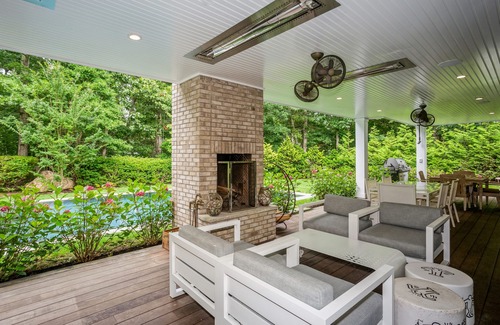 Sag Harbor House | Unique Modern Barn House in Sag Harbor