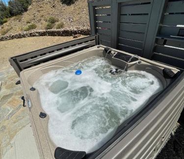 Julian House | Unique Mountain Gem-Sauna Hot Tub Scenic View