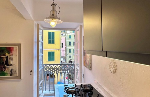 Vernazza House | UNIQUE: Overlooking the Square, Sea View, Air Conditioning, 2 Bathrooms, SPA