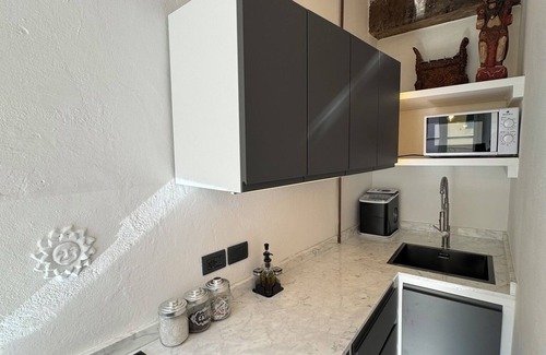 Vernazza House | UNIQUE: Overlooking the Square, Sea View, Air Conditioning, 2 Bathrooms, SPA