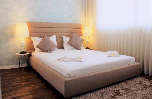 Centro / Baixa Apartment | Unique Penthouse Porto near Livaria Lello - 40m2 Terrace and Free Parking