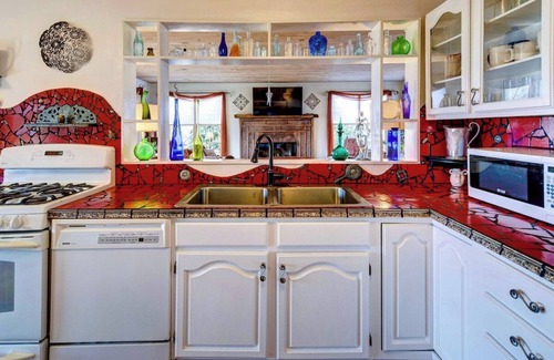 Leicester House | Unique Private Farmhouse near Asheville 4bd, 2 bth